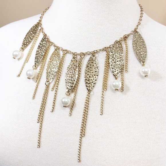 Dramatic Gold Leaf Drop Pearl Necklace Earring Set - Picture 2 of 3